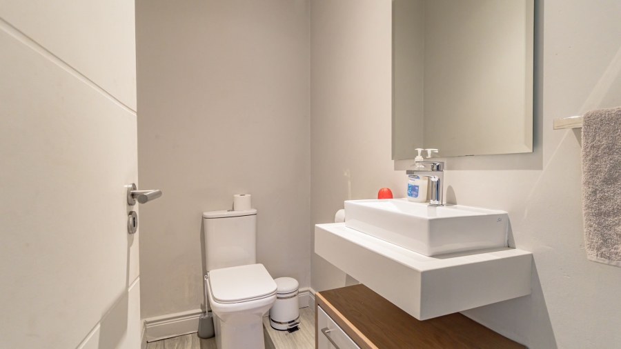 6 Bedroom Property for Sale in Myburgh Park Western Cape